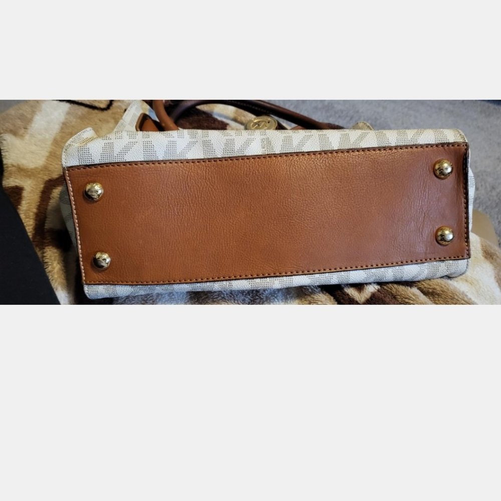handbag - Picture 4 of 5